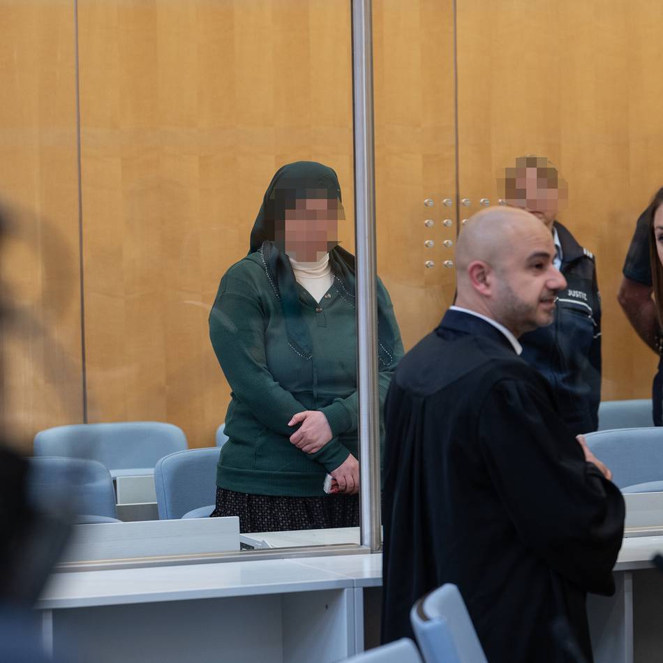 Düsseldorferin droht lange Haftstrafe: Vierfache Mutter wegen IS-Unterstützung vor Gericht