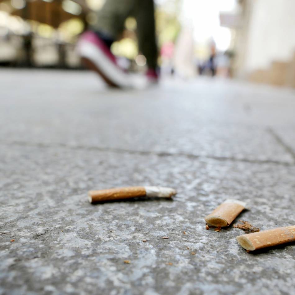 Umweltschutz in Rheinberg: Stadt schlägt Alarm wegen weggeworfener Kippen