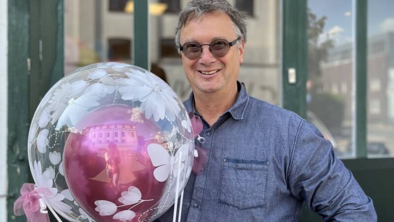 Hückeswagener Altstadtporträts: Kreative Ideen aus Luft und buntem Latex