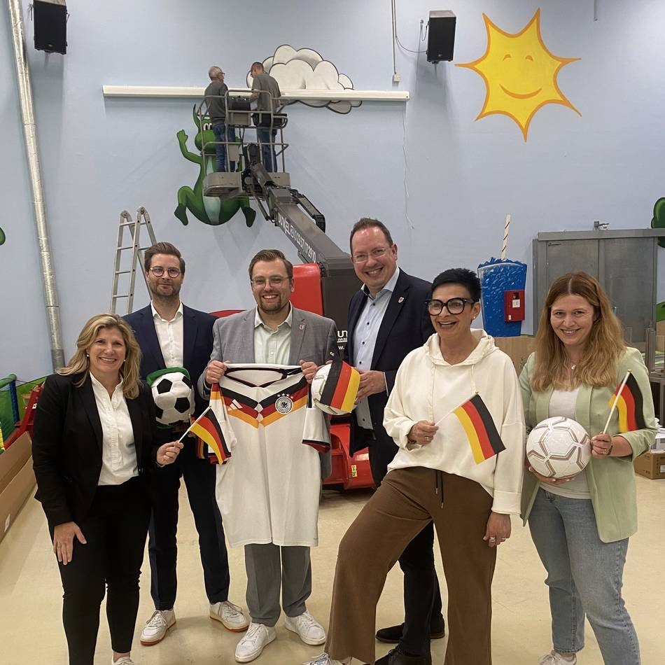 Fußball-Aktion in Radevormwald: Zur WM gibt‘s „Public Viewing“ im Freizeitbad