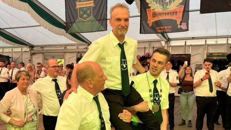Brauchtum in Jüchen: Dirk Aalpol sichert Thronfolge in Gierath-Gubberath