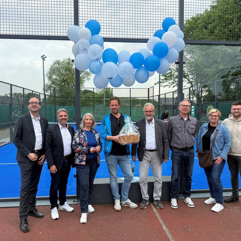 Investition in die Zukunft : TC Kapellen eröffnet neuen Padelplatz