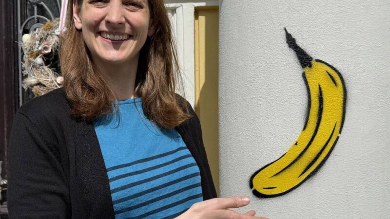 Außergewöhnliches Kulturangebot: Grevenbroicher begeben sich in Mittagspause auf die Spur des „Bananensprayers“