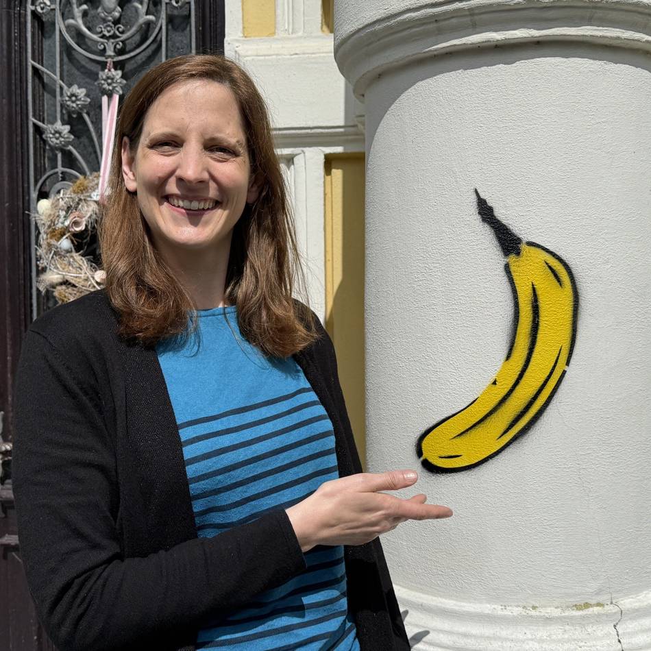 Außergewöhnliches Kulturangebot: Grevenbroicher begeben sich in Mittagspause auf die Spur des „Bananensprayers“