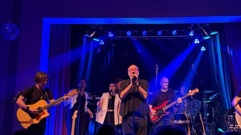 Pink Floyd-Konzert in der Kulturkirche: Intime Stimmung, ein göttliches Gitarrensolo – und klirrende Kölschflaschen