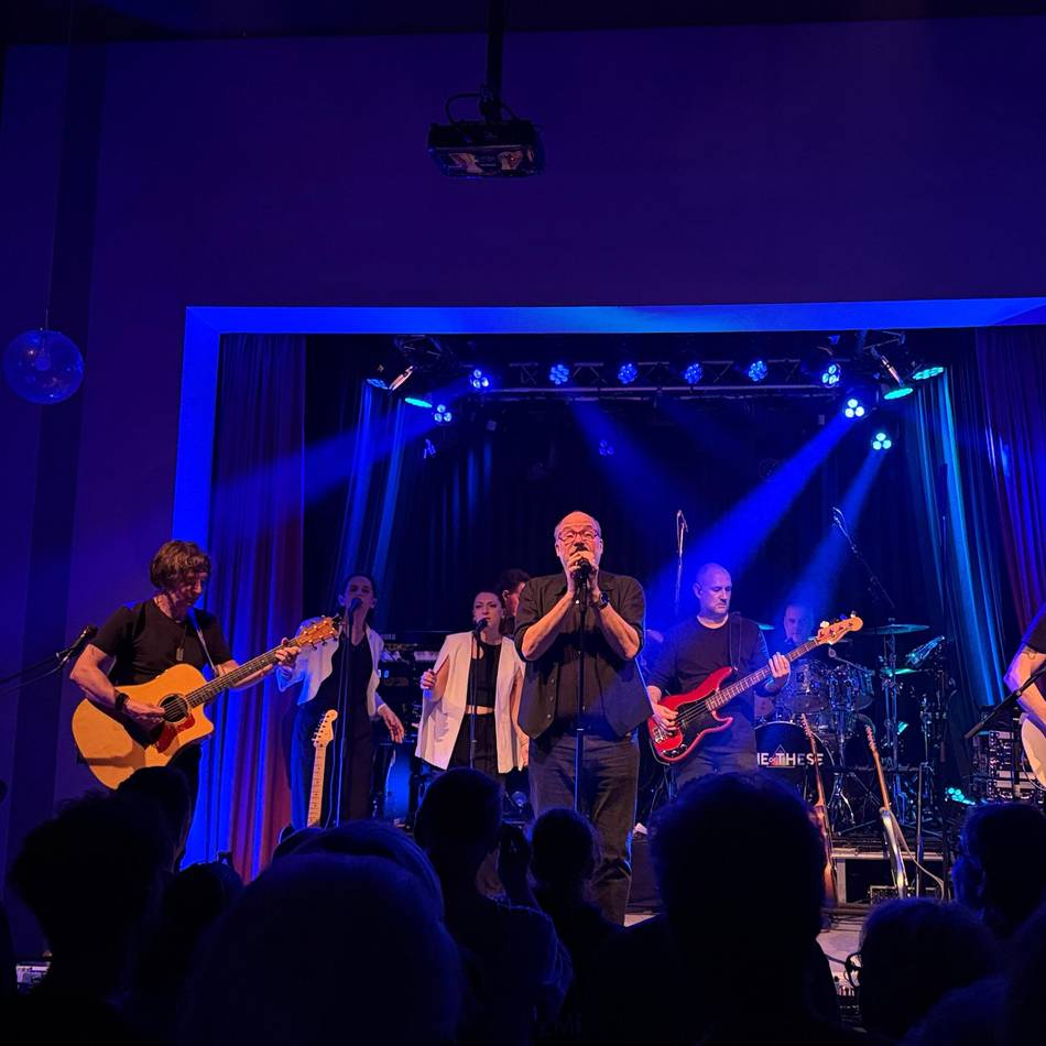 Pink Floyd-Konzert in der Kulturkirche: Intime Stimmung, ein göttliches Gitarrensolo – und klirrende Kölschflaschen