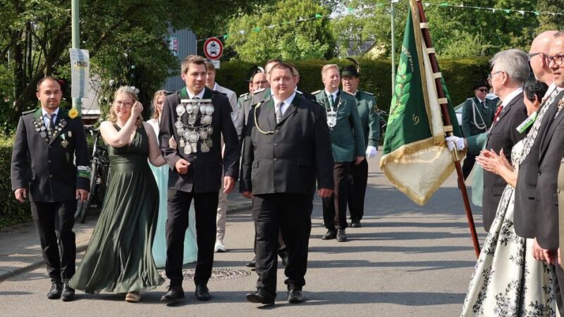 Jubiläumskirmes: Kirmesgesellschaft Münchrath feiert 100-jähriges Jubiläum