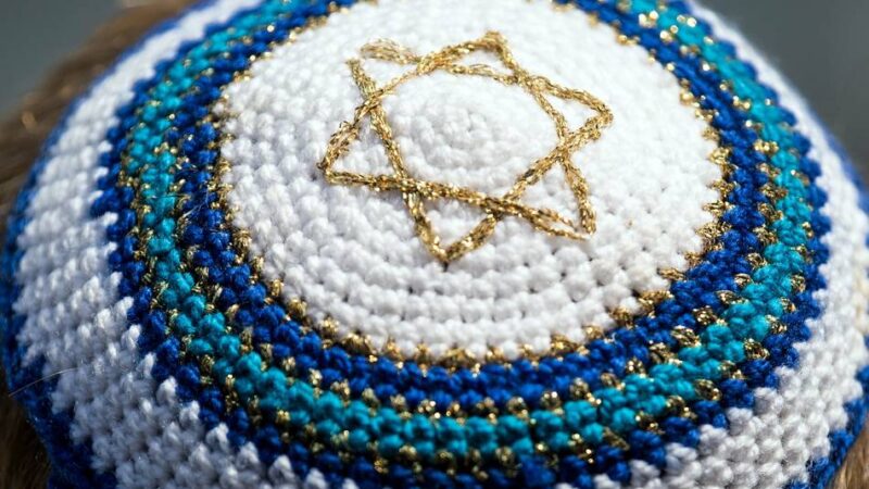 Kostenlose Installation: Neue Ausstellung – befeuern Medien Antisemitismus?
