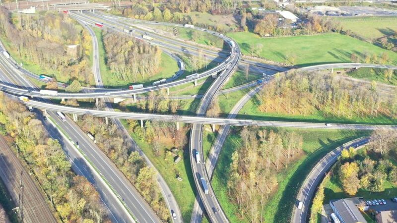 Blindgänger in Duisburg entdeckt: Bombe um 19.32 Uhr entschärft – Autobahnsperrungen aufgehoben