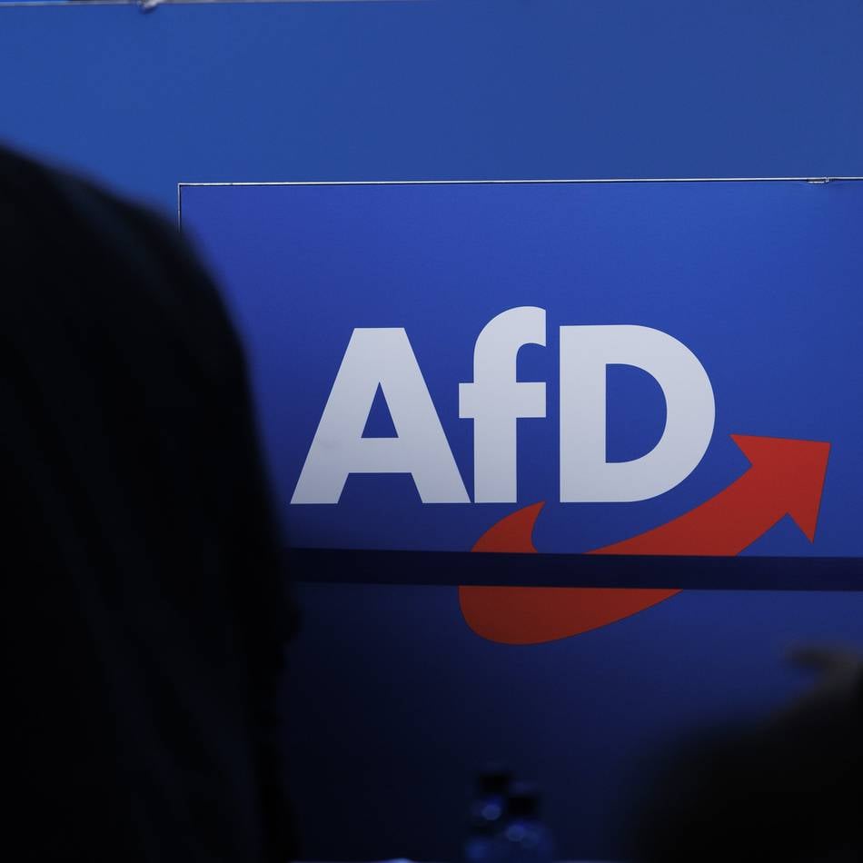 Eine von zwei AfD-Fraktionen löst sich auf: Weiter Wirbel um die Reeser AfD: Zwei Ratsfrauen legen Mandat nieder