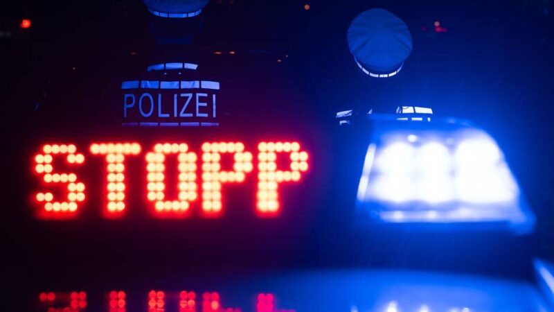 Verfolgung durch den Kreis Kleve: Niederländer überfallen Lidl-Markt in Nieukerk und bauen Unfall in Nimwegen