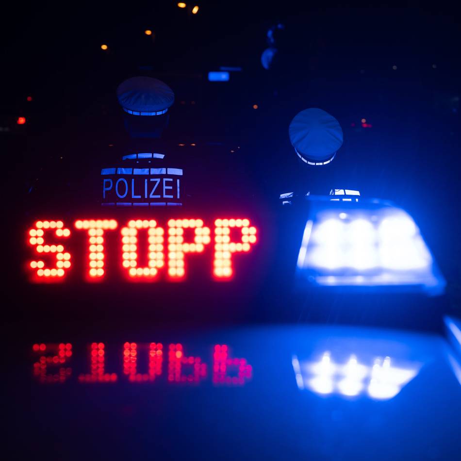 Verfolgung durch den Kreis Kleve: Niederländer überfallen Lidl-Markt in Nieukerk und bauen Unfall in Nimwegen