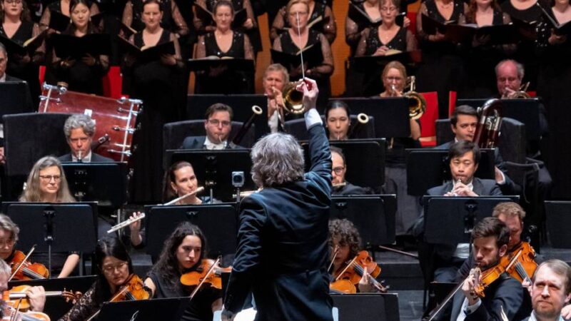 Konzert in Mönchengladbach: Niederrheinische Sinfoniker bringen Verdis Requiem zurück