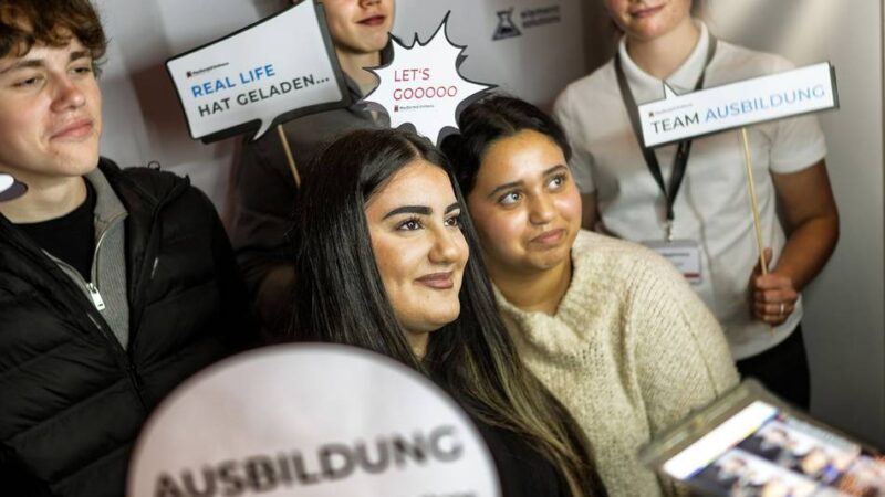 Berufsorientierungbörse Langenfeld: Unternehmen kämpfen mit kreativen Ideen um Nachwuchs