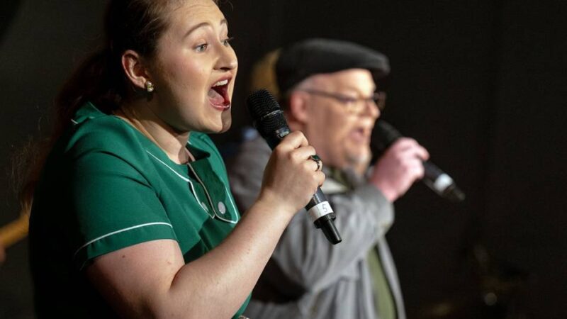 Kabarett in Langenfeld: Studiobühne macht Verkehrschaos zur Comedy-Show