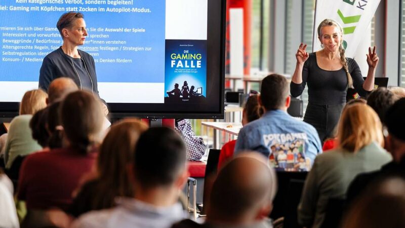 Fachtagung in Leverkusener BayArena: Gaming und E-Sport – wo in der digitalen Welt Suchtgefahren lauern