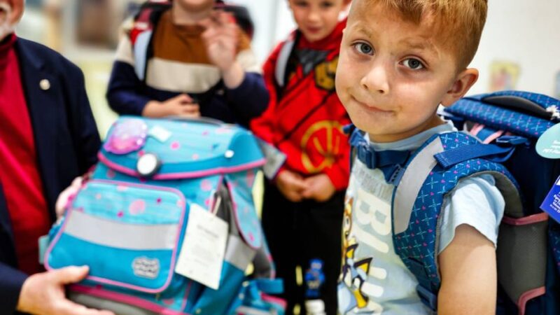 Kiwanis Club Leverkusen: Ein Schulranzen, der den Rücken stärkt