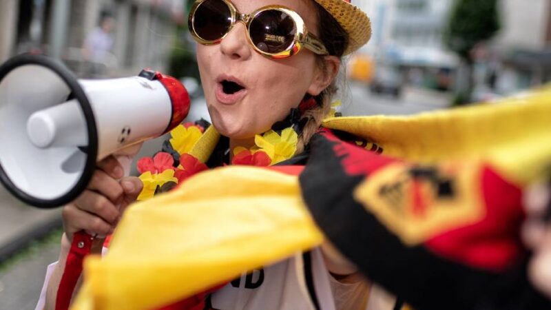 Nach Aktion von Edeka: Katholisches Hilfswerk Misereor kritisiert Verkauf von Billig-Trikots zur WM