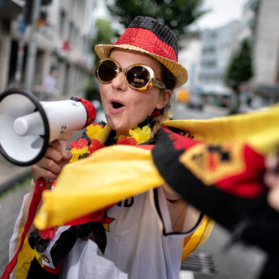 Nach Aktion von Edeka: Katholisches Hilfswerk Misereor kritisiert Verkauf von Billig-Trikots zur WM