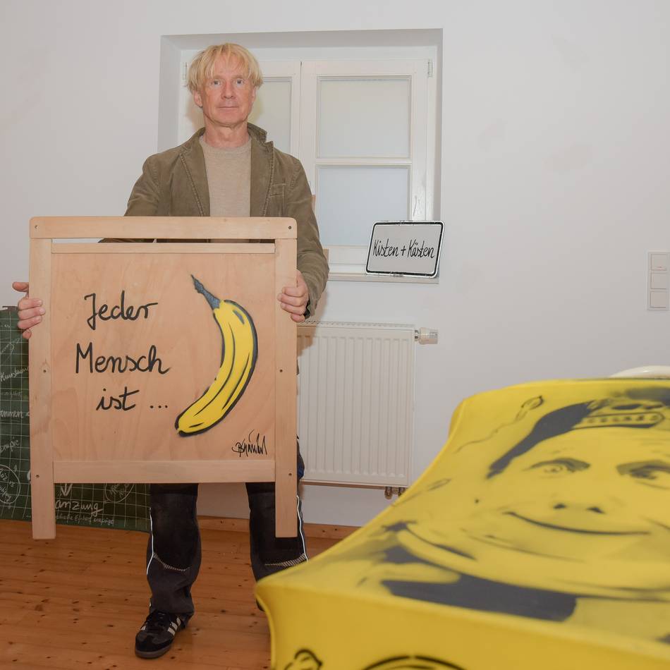 „Jeder Mensch ist Banane“: Baumgärtels Bananen-Tour erreicht Kranenburg