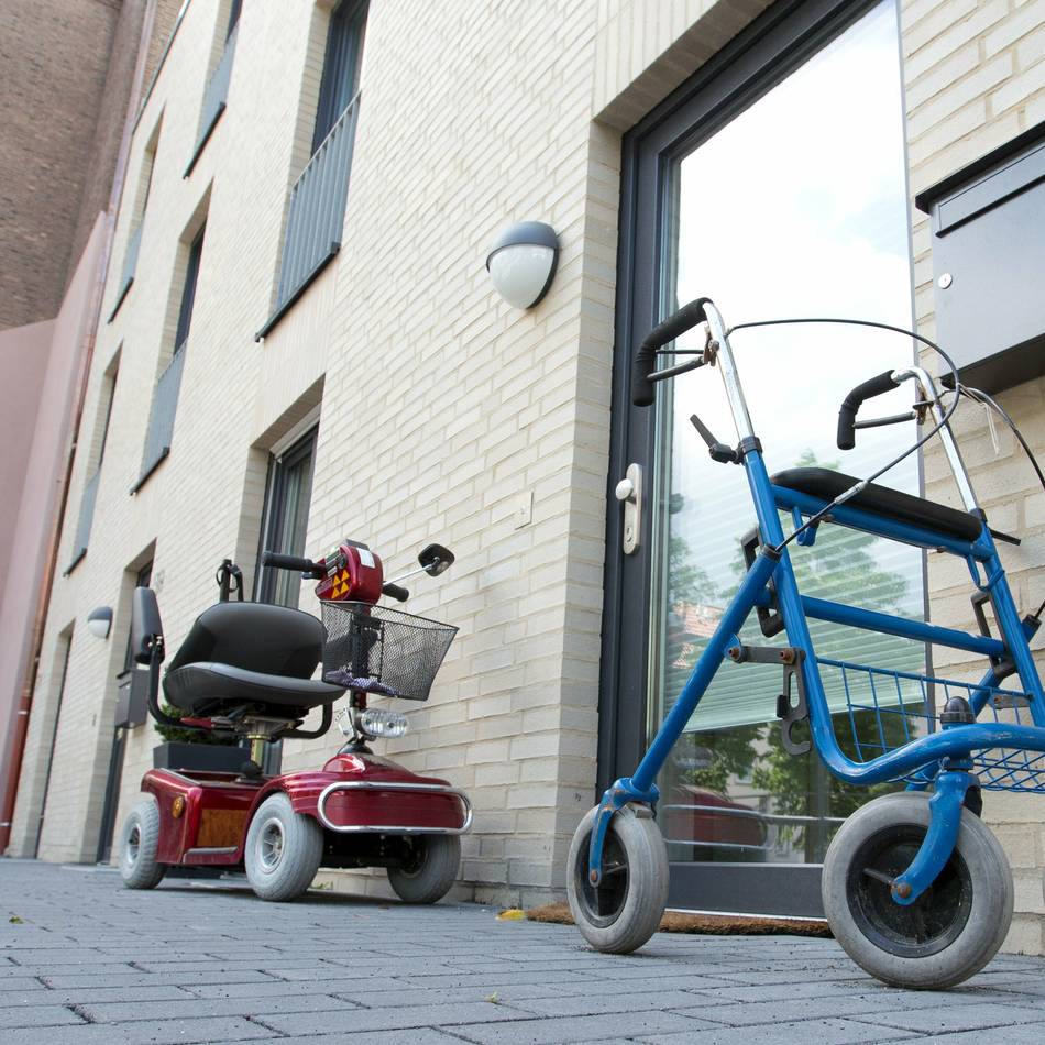 Unfall in Kevelaer: 79-Jähriger mit Elektromobil und 5-Jähriger mit Tretroller stoßen zusammen