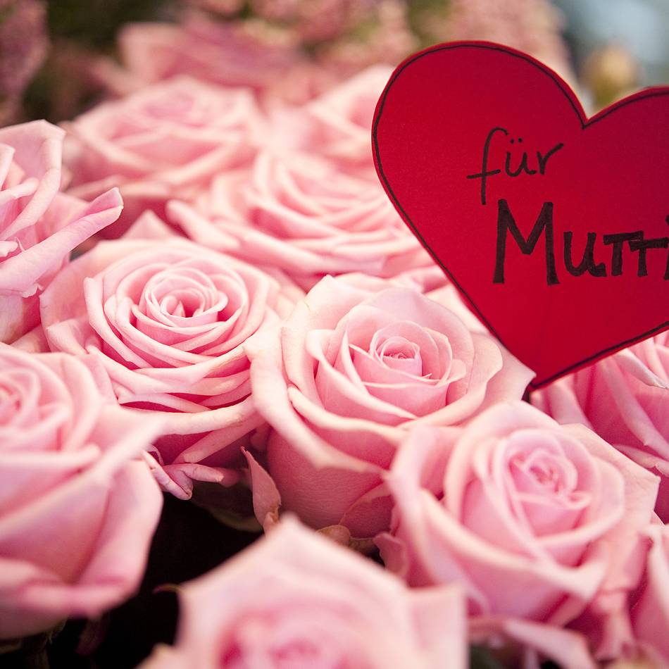 Muttertag und Vatertag: Zwischen Blumen und Bollerwagen – was wir wirklich feiern