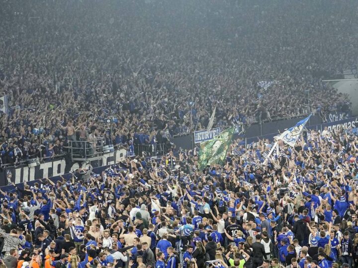 „Ein absolutes No-Go“: Sorge vor Platzsturm auf Schalke – Verein und Spieler appellieren an die Fans