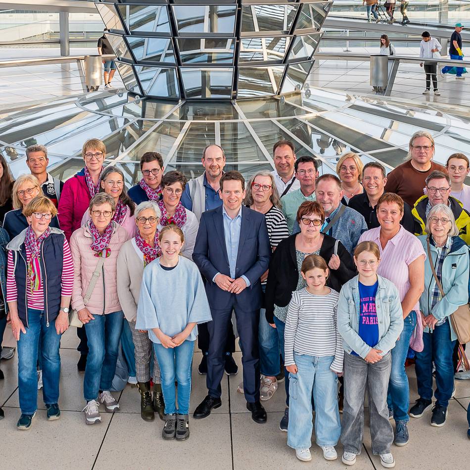 Auch Kempener unterwegs: Ehrenamtler besuchen Bundestagsabgeordneten Plum in Berlin