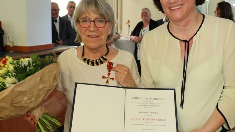Feierstunde in Dormagen: Agnes Meuther erhält das Bundesverdienstkreuz