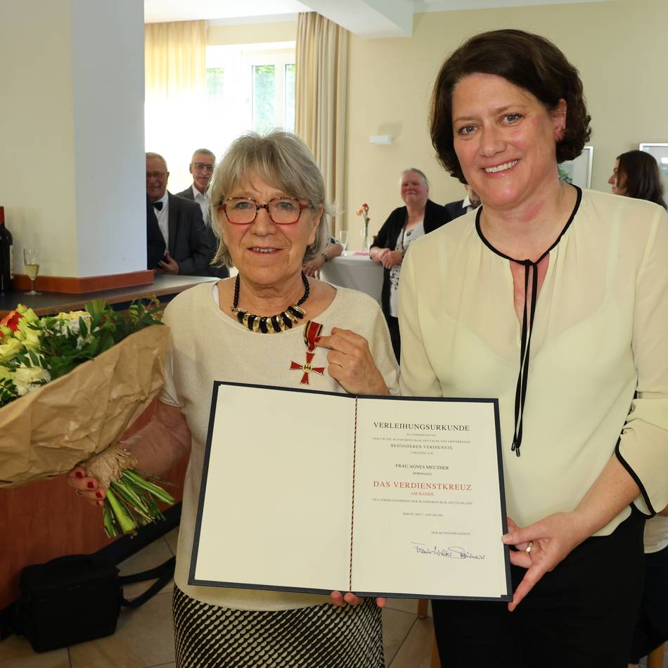 Feierstunde in Dormagen: Agnes Meuther erhält das Bundesverdienstkreuz