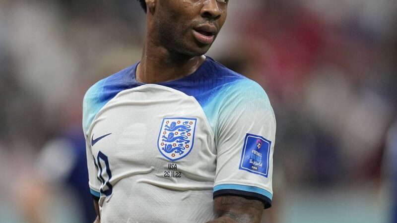 Wohl unter Drogeneinfluss: Crash mit Sportwagen – Englands Ex-Nationalspieler Sterling festgenommen