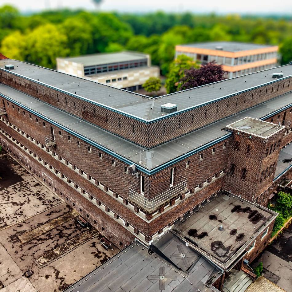 Gesundheitsfolgen noch offen: Hochgiftige Schwermetalle an Leverkusener Schule entdeckt