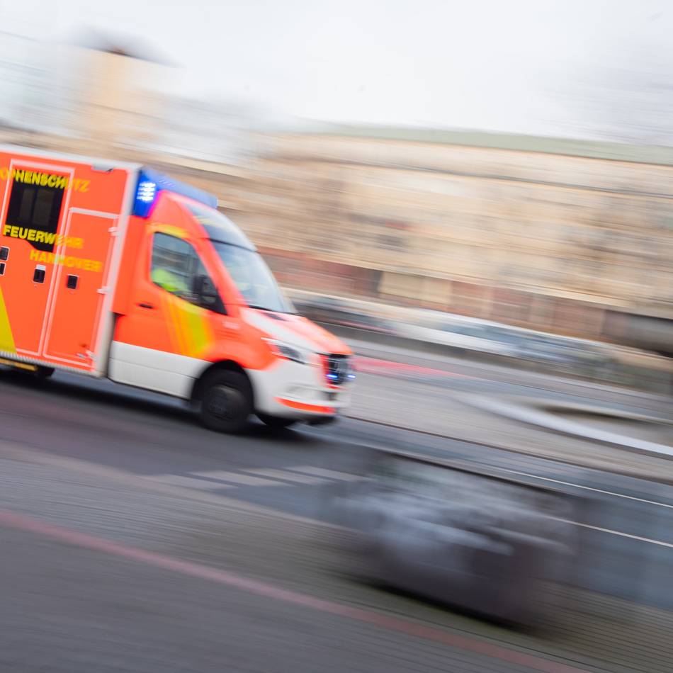 Rücktransport nach Krankenhaus-Evakuierung: Blaulicht und Martinshorn in Rheinberg – was dahinter steckt