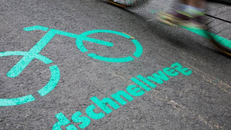 Radschnellweg in Moers: Fahrradstraße quer durch die Innenstadt – hier sollen Parkplätze weichen