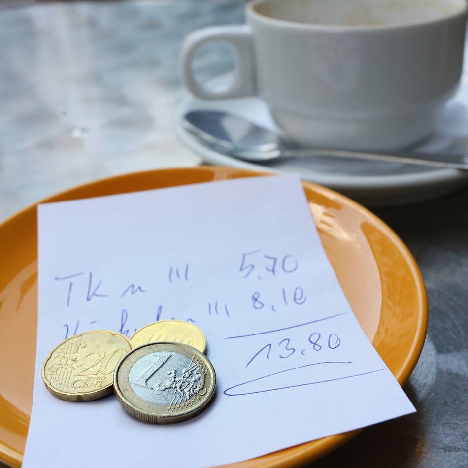 Neusser Gastronomen zum Welttrinkgeldtag: „Manche Kellner bezahlen ihre Miete mit Trinkgeld“
