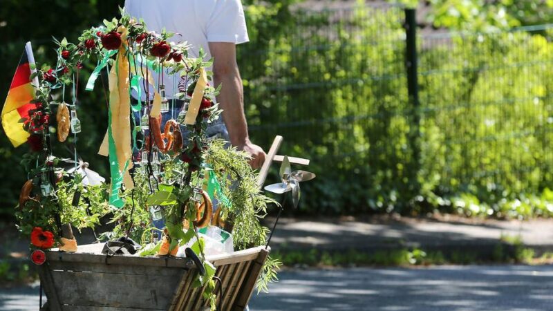 Bollerwagen, Grillen, Musik: „Da haben schon welche vom Planwagen uriniert“ – klare Regeln zum Vatertag 2026