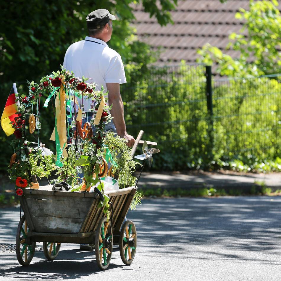 Bollerwagen, Grillen, Musik: „Da haben schon welche vom Planwagen uriniert“ – klare Regeln zum Vatertag 2026