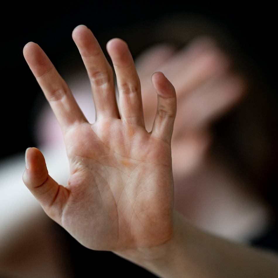 Die Frauen-Kolumne: Schuldgefühle – ein Werkzeug von Macht und Kontrolle?