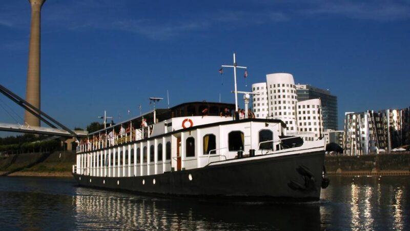 Shuttle zwischen Düsseldorf und Neuss: „MS Riverstar“ bringt Besucher über den Rhein zur Laga
