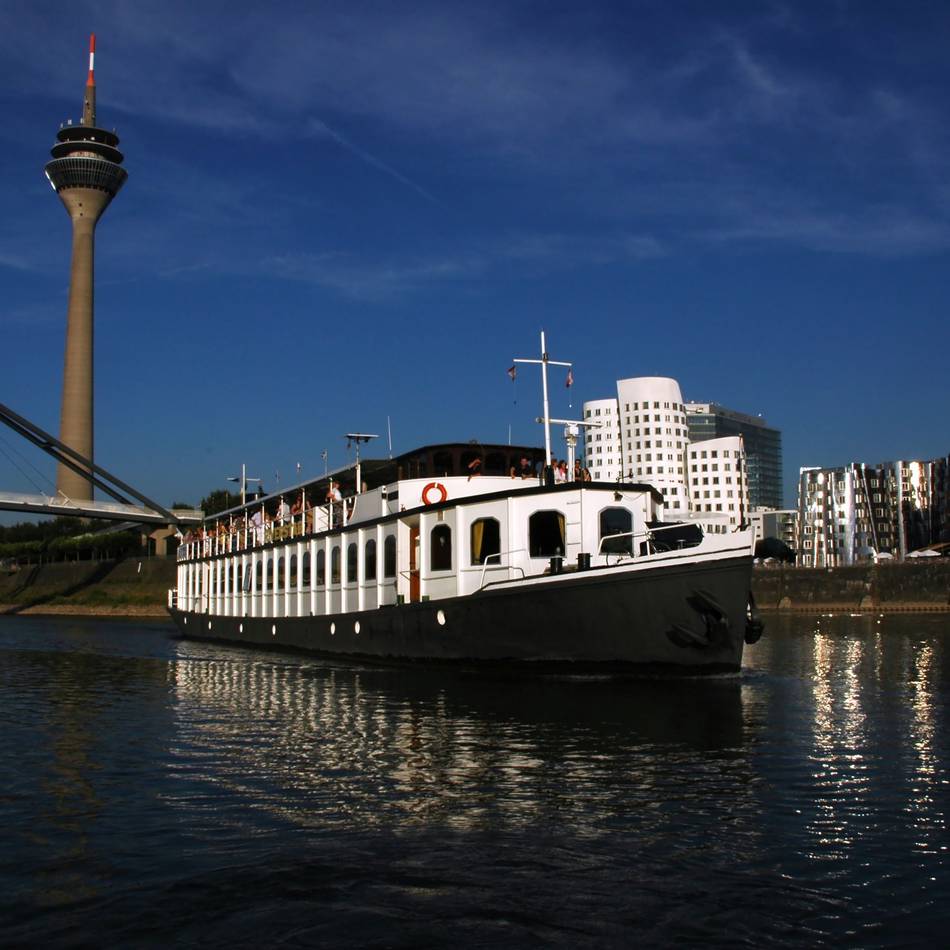 Shuttle zwischen Düsseldorf und Neuss: „MS Riverstar“ bringt Besucher über den Rhein zur Laga