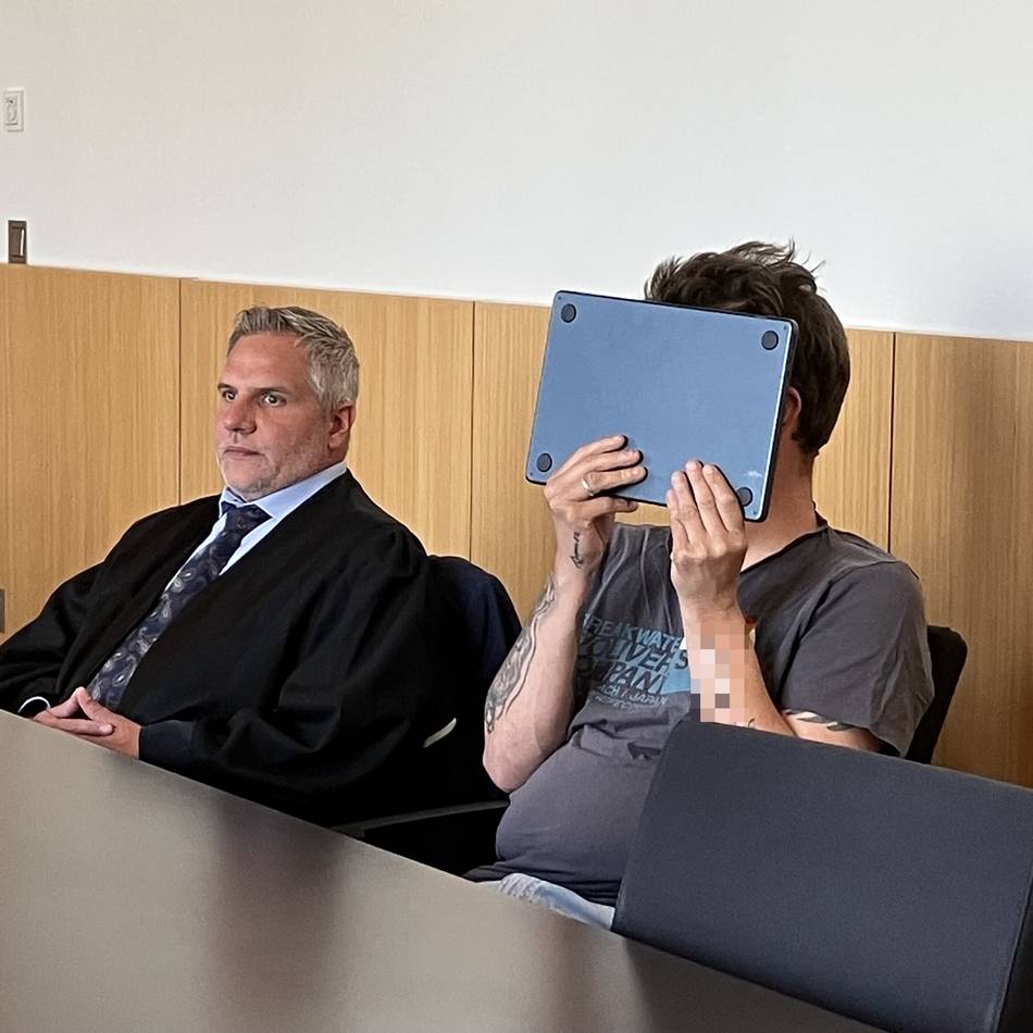 Prozess in Düsseldorf: Mann schlägt Sohn beim Abholen aus der Kita in den Bauch
