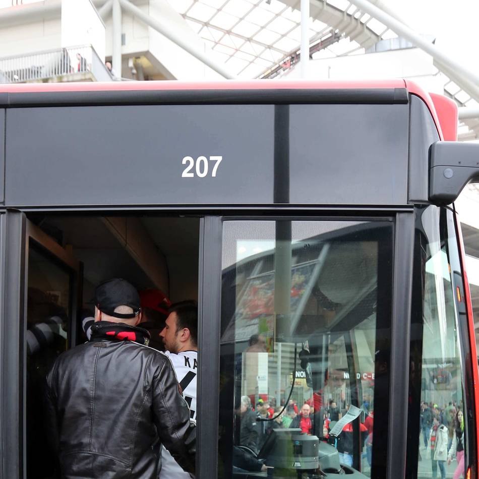Bundesliga-Spiel in Leverkusen: Fußballfans sollen bei HSV-Spiel mit Bussen zur BayArena kommen