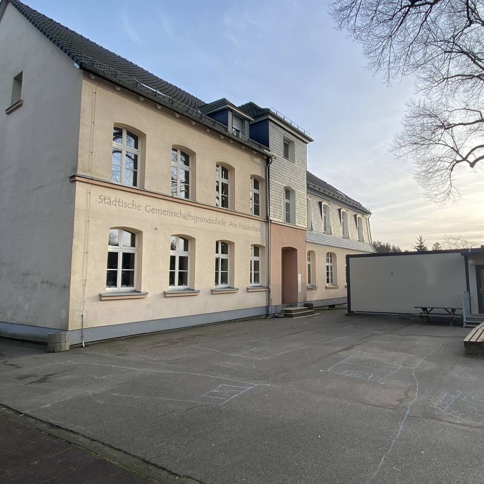 Einbruch in Wermelskirchen: Diebe stehlen Kupferkabel aus Turnhalle