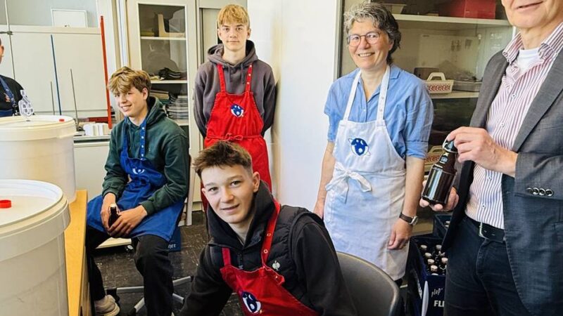 Chemieunterricht in Langenfeld: KOP-Schüler brauen ihr erstes Bier