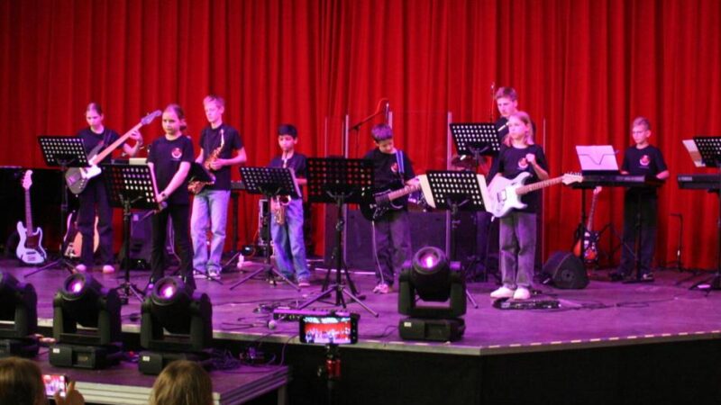 St.-Bernhard-Gymnasium Schiefbahn: Benefizkonzert bringt 3600 Euro ein
