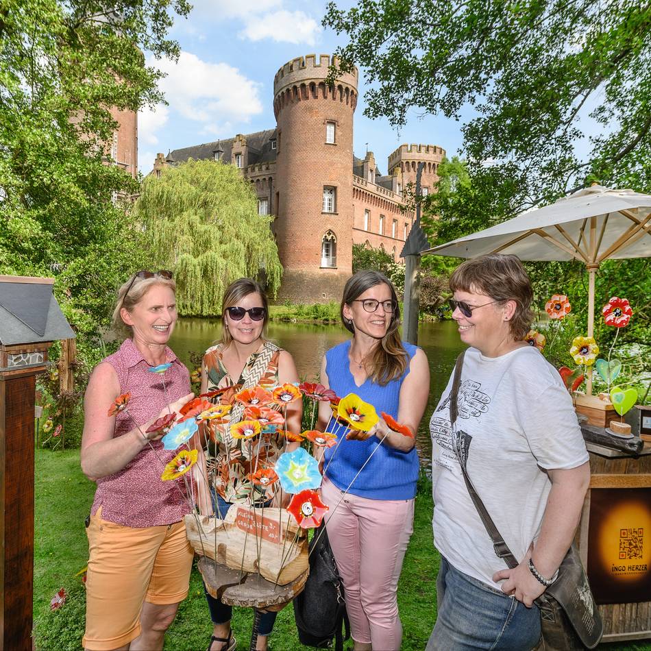 „GartenLeben“ in Bedburg-Hau: Unikate, Kräuter und Genuss am Schloss Moyland