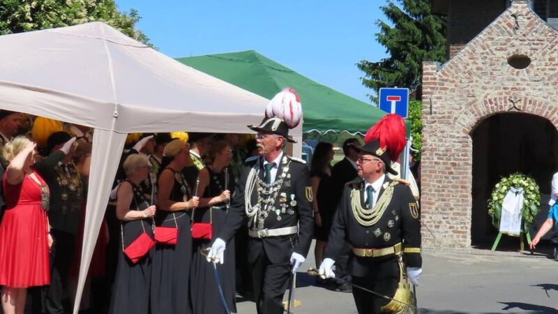 Jubiläumsfest in Lobberich: Schützen feierten, bis der Tanzboden brach