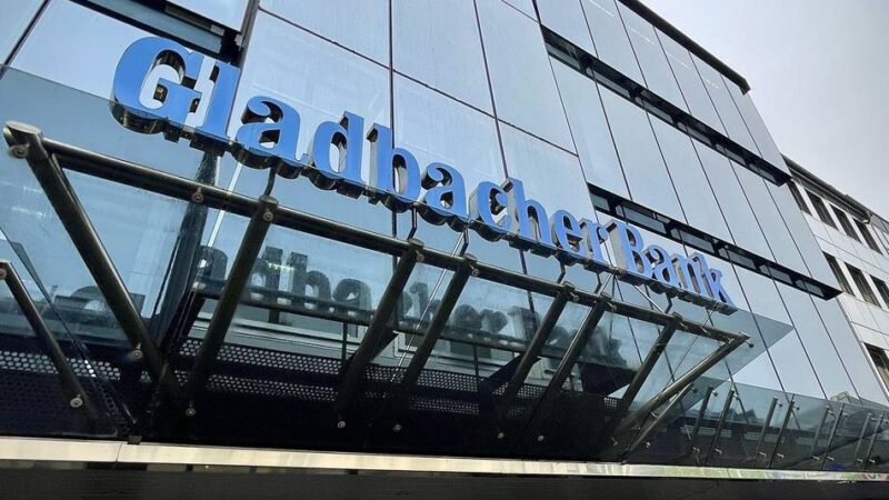 Gladbacher Bank vor der Hauptversammlung: Ex-Vorstandschef kritisiert Aufsichtsratsentscheidung
