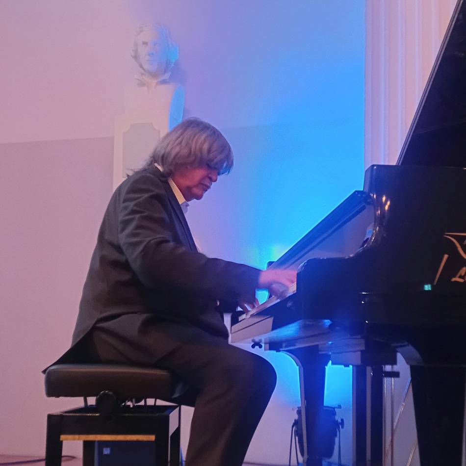Live in Moers: Boogie-Weltstar Zwingenberger macht Jubiläumsgala perfekt