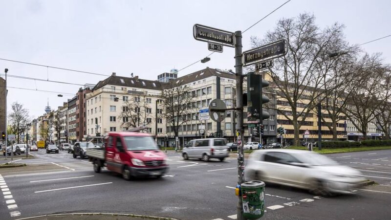 Bauarbeiten der Stadtwerke: Herzogstraße in Düsseldorf bis Dezember teilweise gesperrt